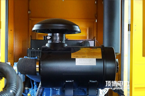 冷凍液中滲入機(jī)油，對發(fā)動(dòng)機(jī)汽缸有什么樣影響？